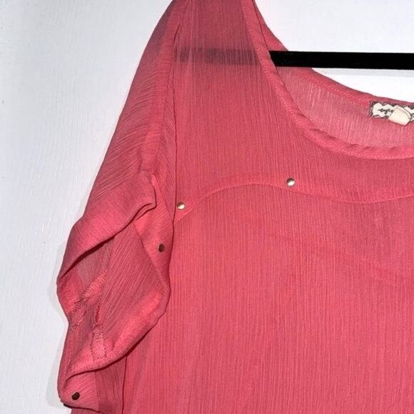 Eyeshadow Womens Plus Size 1X Sheer Pink Flutter Sleeve Top With Stud Accents - Picture 4 of 9